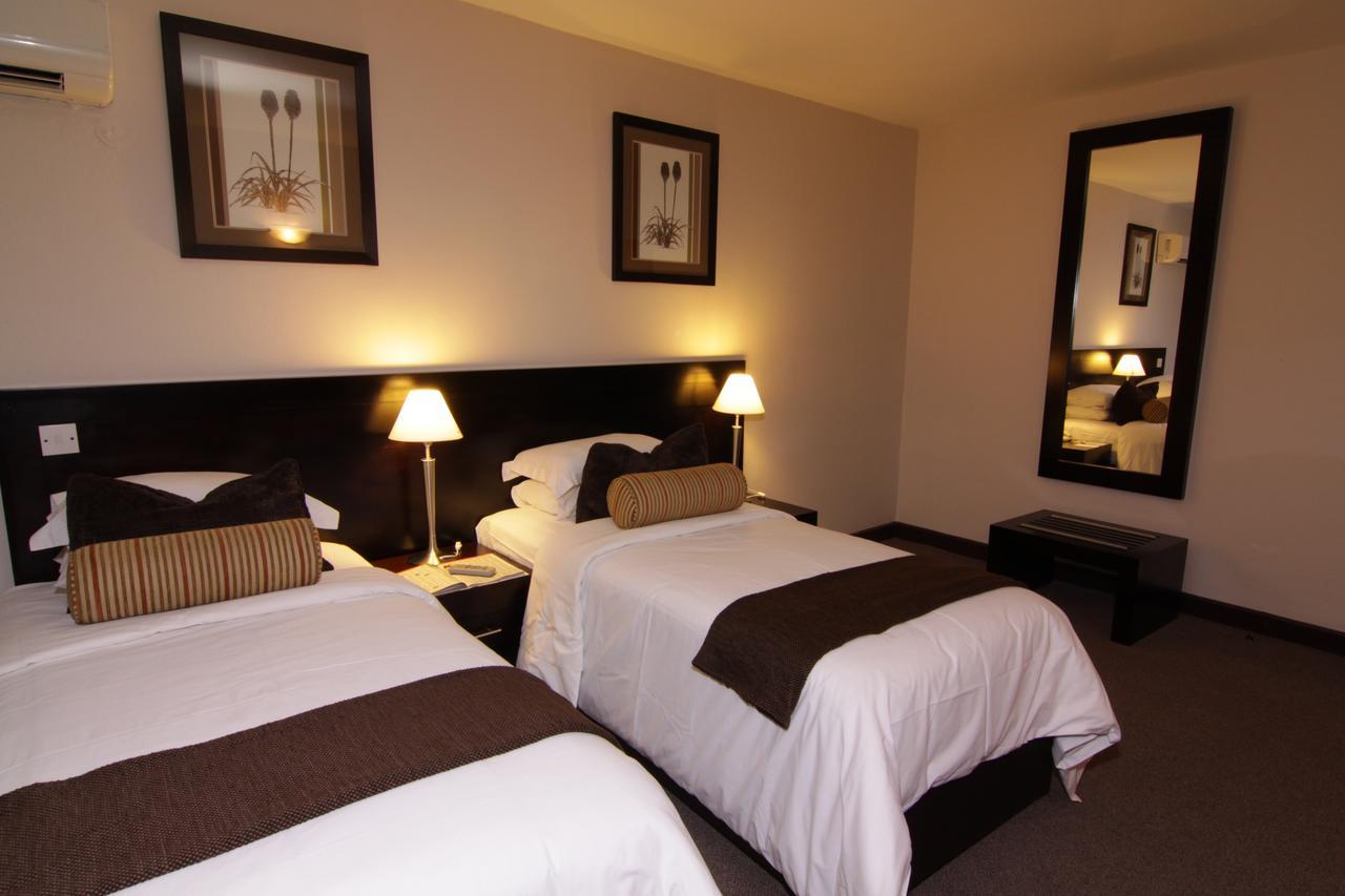 Cresta Bosele Hotel Selebi-Phikwe Екстер'єр фото