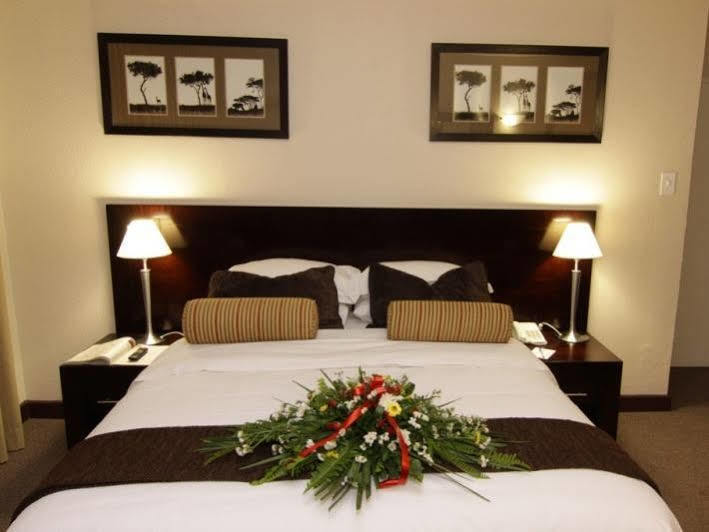 Cresta Bosele Hotel Selebi-Phikwe Екстер'єр фото